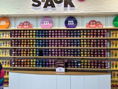 -m豆巧克力世界(上海世茂广场店)