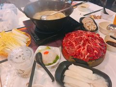 -鲜入围煮花胶鸡海鲜火锅