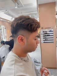 -一東造型烫发染发