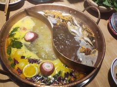 -洱火云南酸菜牛肉火锅(石景山当代商城店)