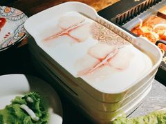 -老牌坊云南鱼豆花火锅(哈西万达店)