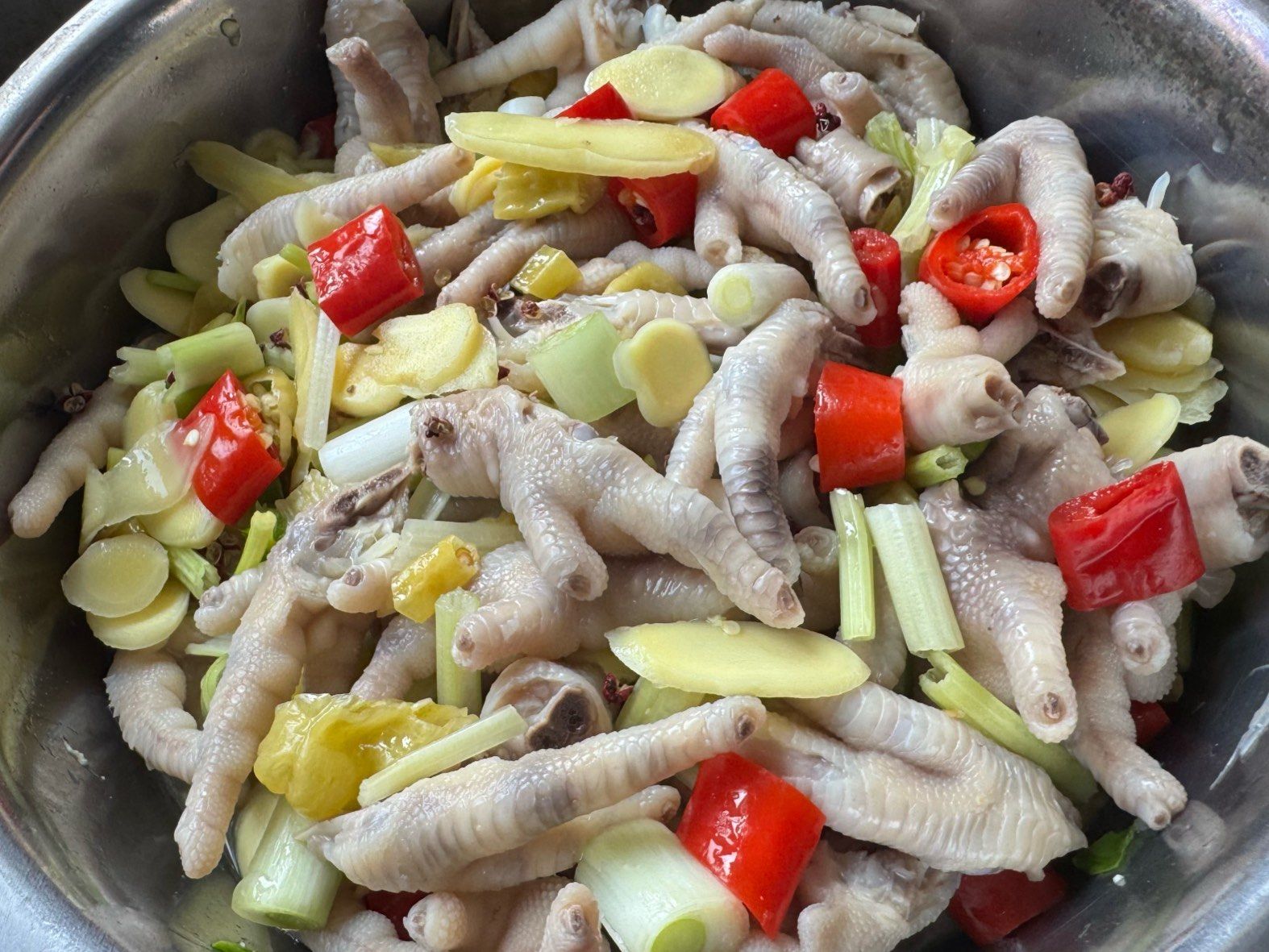 泡椒鸡爪辣出新高度