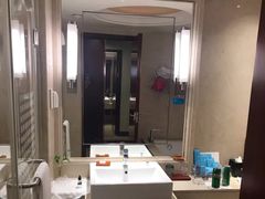 -榆林榆阳西路火车站亚朵酒店