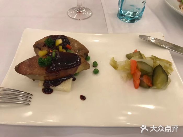 莫斯科餐厅法式香煎鹅肝红酒图片