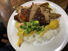 三拼烧味饭-陈光记烧腊店(罗保博士街店)