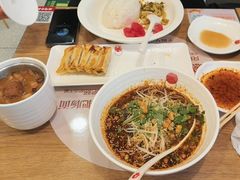 -阳阳中国饭(龙湖大兴天街)