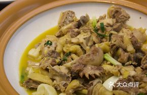 Camellia Oil Stewed Lemongrass Chicken