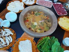 -抚仙湖生态石锅鱼野生菌(告庄店)