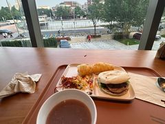 -麦当劳(展览路店)