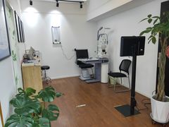 -视野联行眼镜•蔡司•依视路(温江店)
