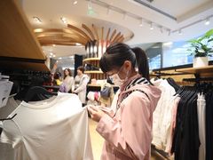 -lululemon(上海浦东IFC店)