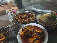 -小山羊功夫串·泰安烧烤·海鲜小炒老地摊店