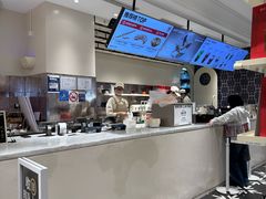 -HOT CRUSH趁热集合·现烤面包(上海环球港店)