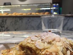 杏仁羊角-WHEAT&BAKER-麥(凯德来福士店)
