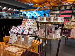 -文艺复兴百货(米兰大教堂广场店)