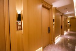 -香港倾城国际·美容美体中心