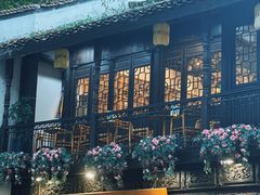 -猫的天空之城概念书店(杭州南宋御街店)