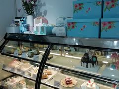 面包甜点陈列柜-丁先生蛋糕·品质鲜作(桐梓林店)