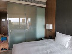 -上海滴水湖皇冠假日酒店