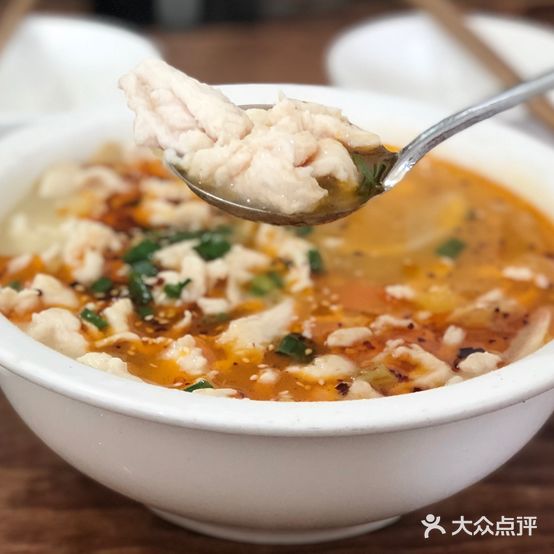 老四川菜馆(葭芷街道平桥村卫生室西北)