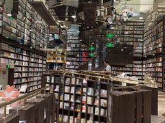 -钟书阁(群光广场店)