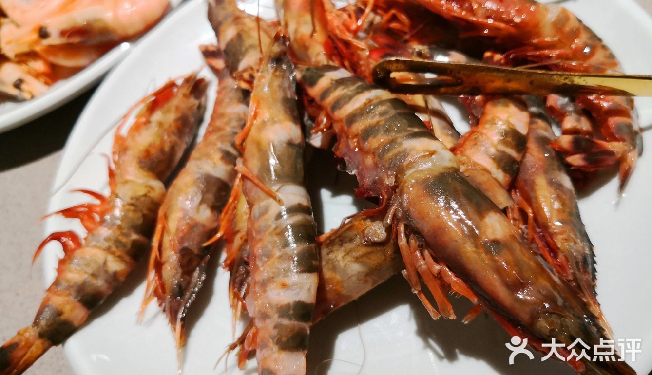 两小时内绝对让你吃饱喝好。服务员普遍以大妈为主