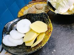 -洞庭洲·防空洞火锅·烧烤·铜锅涮肉(新百广场店)