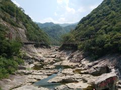 -燕子河大峡谷天坑仙境