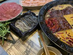 -渝嘴小老弟老火锅(华新村店)