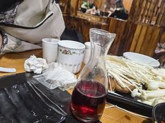 -果松木炭酸菜铜火锅·外婆参鸡汤