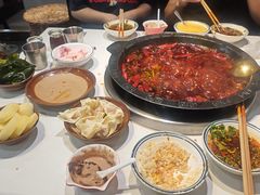 -卤校长老火锅(杨家坪直营店)