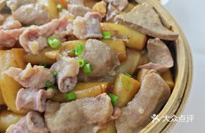 Fresh Pork Offal Steamed Rice Noodle Roll