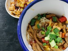 泡椒鸡杂面-山城盅盅面