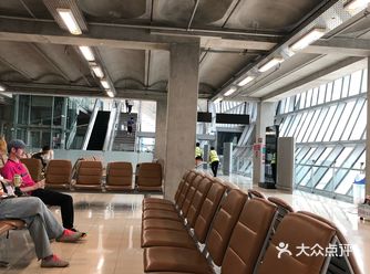 提前四个小时来的，提示牌这些1