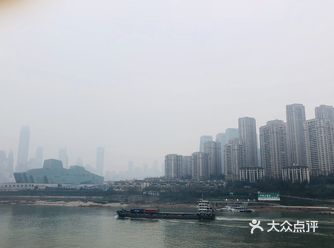 个人觉得弹子石绝对是重庆看夜景最棒的地方