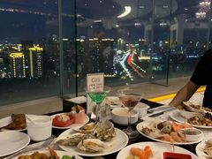 -荣誉国际酒店-云顶旋转餐厅