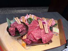 -铭牛烧肉·和牛海鲜自助(高新月牙湖店)