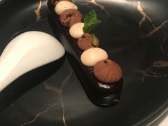 -翡翠小城·海鲜豆捞·广式点心(老佛爷店)
