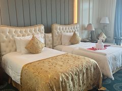 -湖北文旅洪宾红莲湖酒店