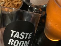 -TASTE ROOM Bar