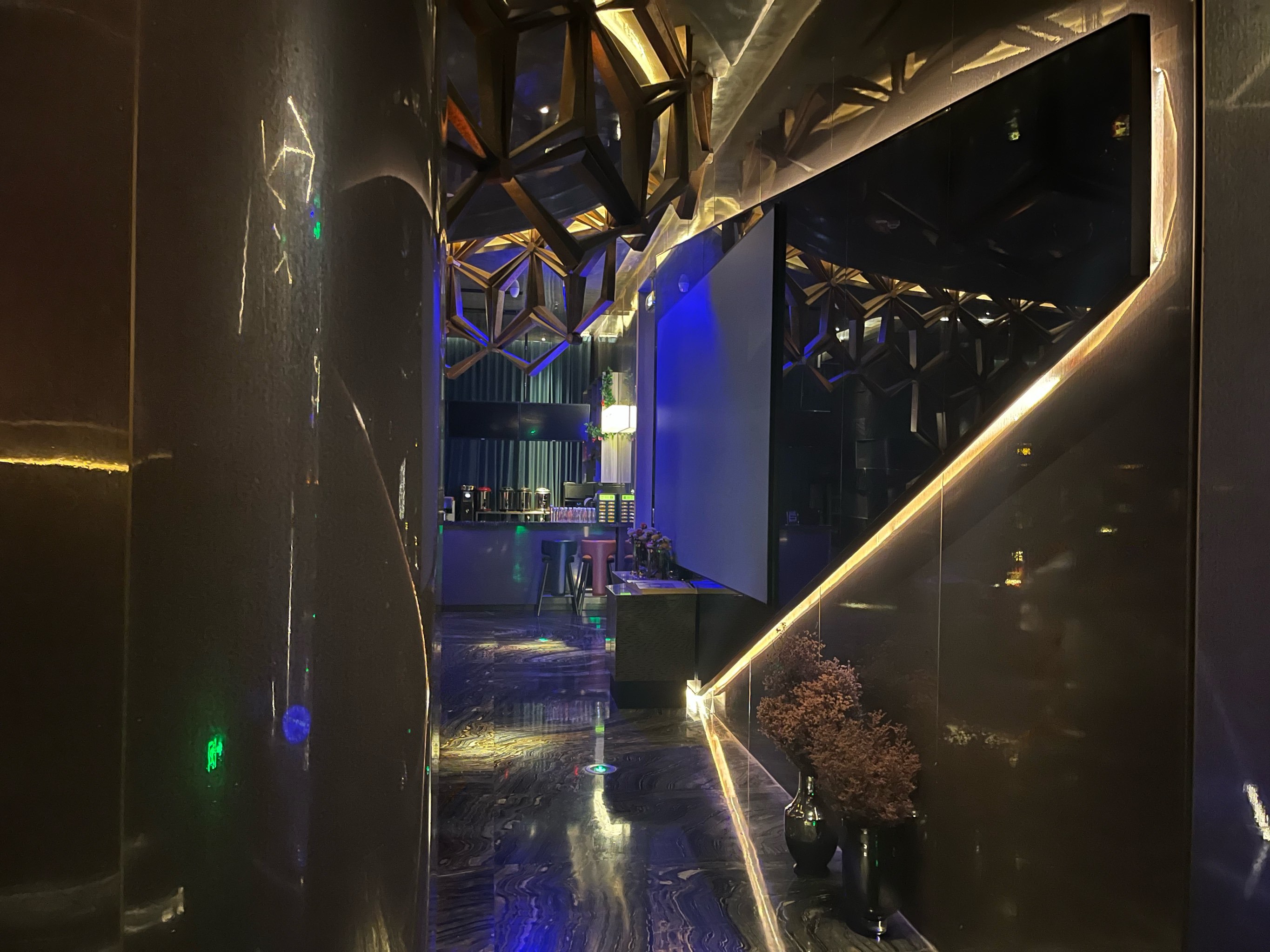 义乌天花板足浴店