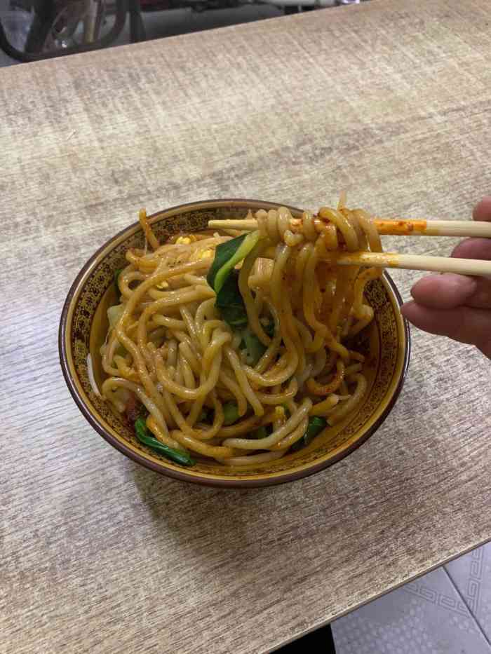 淳化一口香饸饹-"店铺不大,老板是个聋哑人,但是服务也很周.