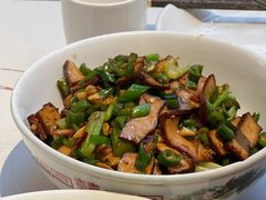 -阿瓦山寨·湘菜现炒·剁椒鱼头王(咸阳总店)