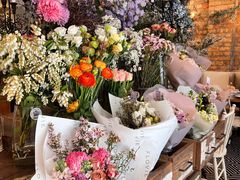 -FLOVIE FLORIST CAFE