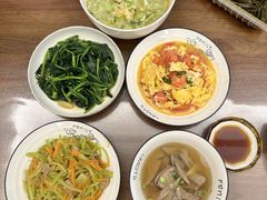 -阿姨来了月嫂服务中心(徐汇店)