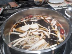 -何鲜菇火锅(大营盘店)