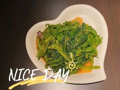 马来盏炒通菜-大头虾越式风味餐厅(光明广场店)