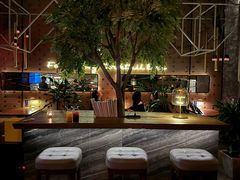 -FOUR PLAY BAR