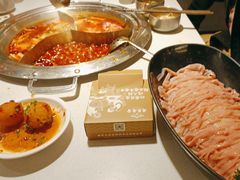 -老房老舍重庆火锅(假日城市店)