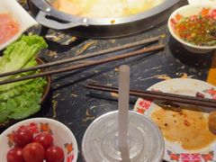 -憨孃孃·重庆老火锅(红山黑金店)